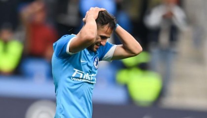 开云体育-【中超】两球领先遭逆转 大连人2比3负海港降入中甲