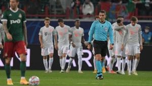 队报:巴黎4-0马竞的比赛,主裁测试了FIFA多项创新措施