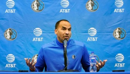 开云-荒诞发言令巴克利无语 独行侠GM雷句频出再惹众怒